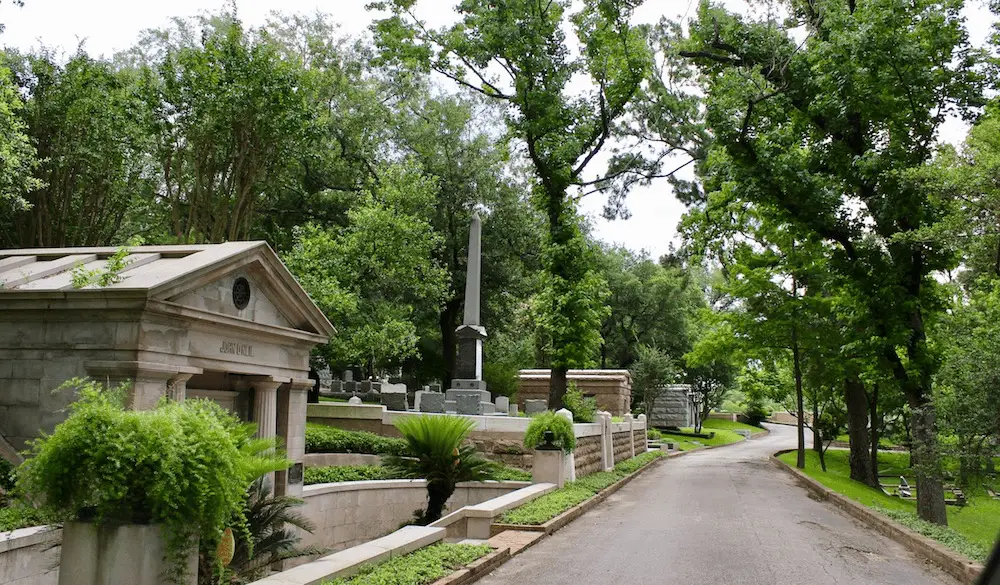 hidden gems in Houston - Glenwood Cemetery