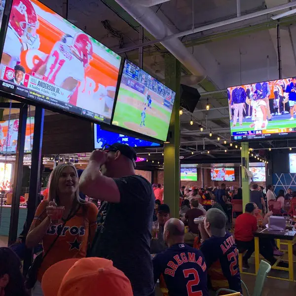 best sports bars in Houston - Beer Market Co