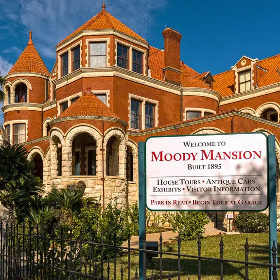 things to do in Atascocita - Moody Mansion