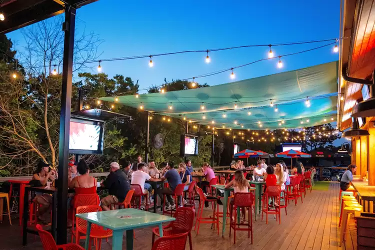 best sports bars in Houston - Highline Park