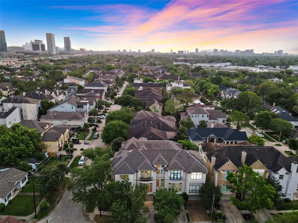 richest neighborhoods in Houston - West University Place