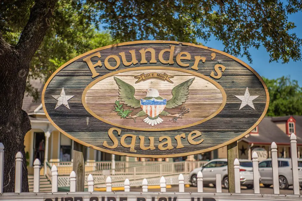 things to do in League City - Founders Square