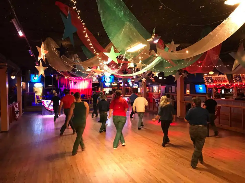 Best Country Bars in Houston, Texas - Neon Boots Dance Hall and Saloon