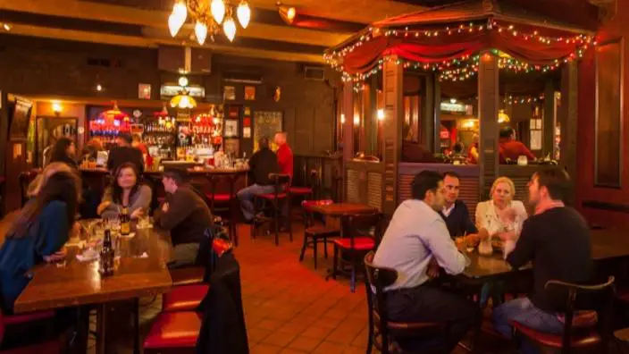 best restaurants in Downtown Houston - Warren's Inn