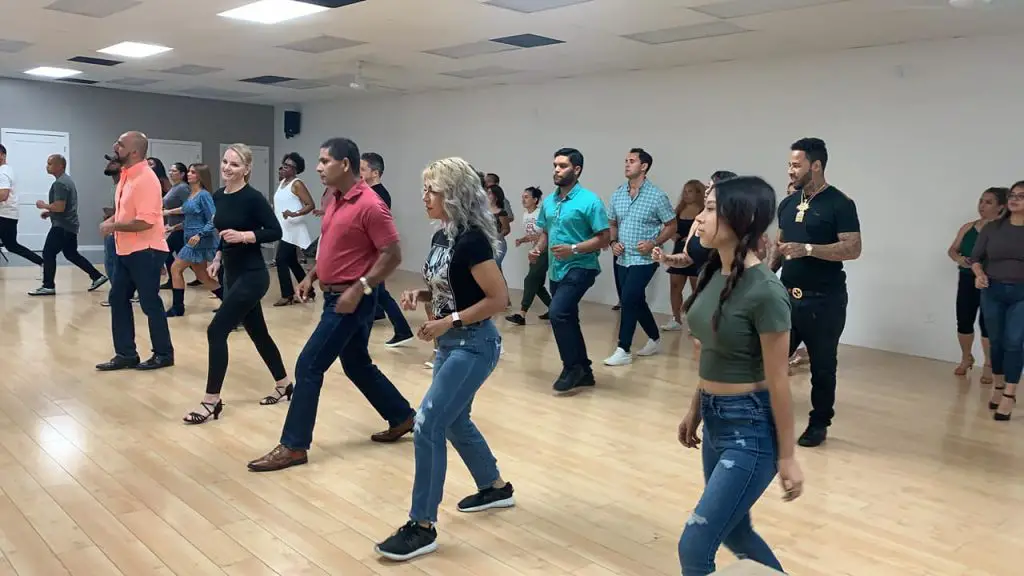 salsa classes Houston - Amaya Dance