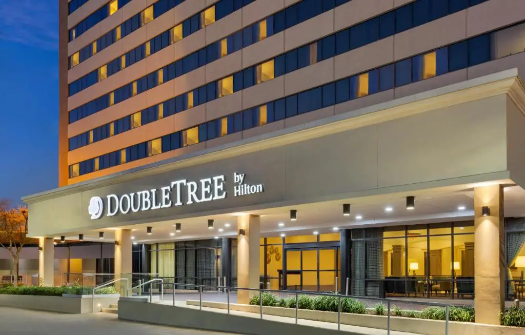 family friendly hotels Houston - DoubleTree by Hilton Hotel & Suites Houston by the Galleria