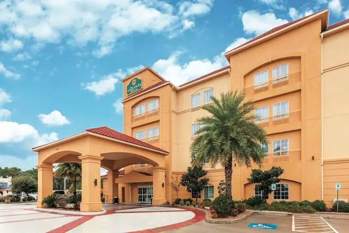Houston Bush Airport hotels pets - La Quinta Inn & Suites Houston Bush Intl Airport E