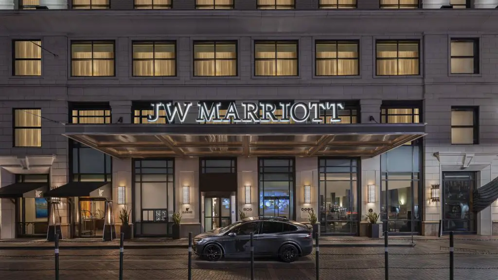 10 Best Hotels In Downtown Houston -  JW Marriott Houston Downtown