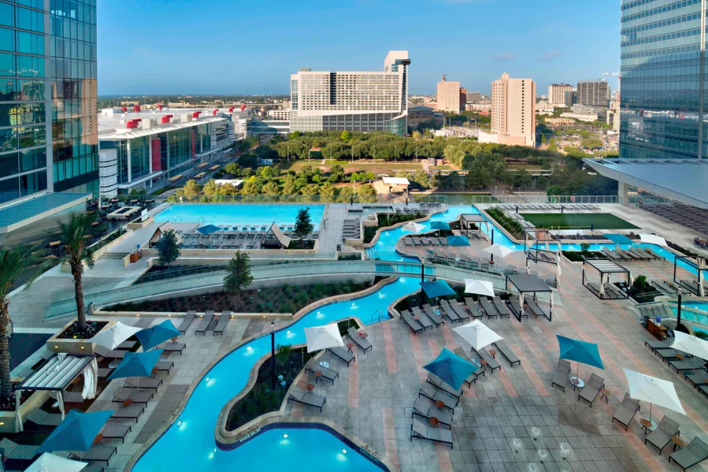 hotels with rooftop pools in Houston - Marriott Marquis Houston