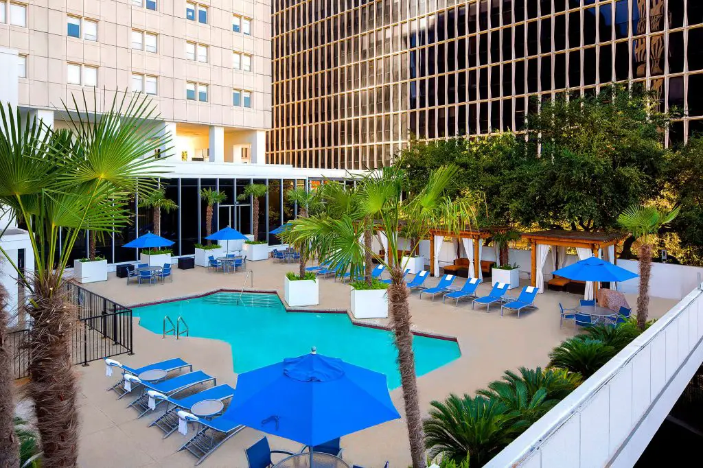 hotels with rooftop pools in Houston - The Whitehall Houston