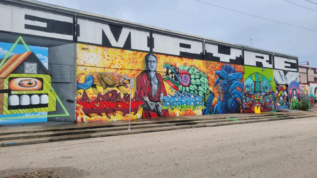 Reasons You Should Visit Graffiti Park